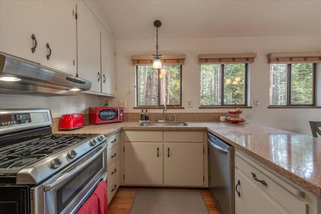 Cozy Pet-Friendly Cabin W Fenced-In Yard Close To Slopes Beach Town Carnelian Bay Экстерьер фото
